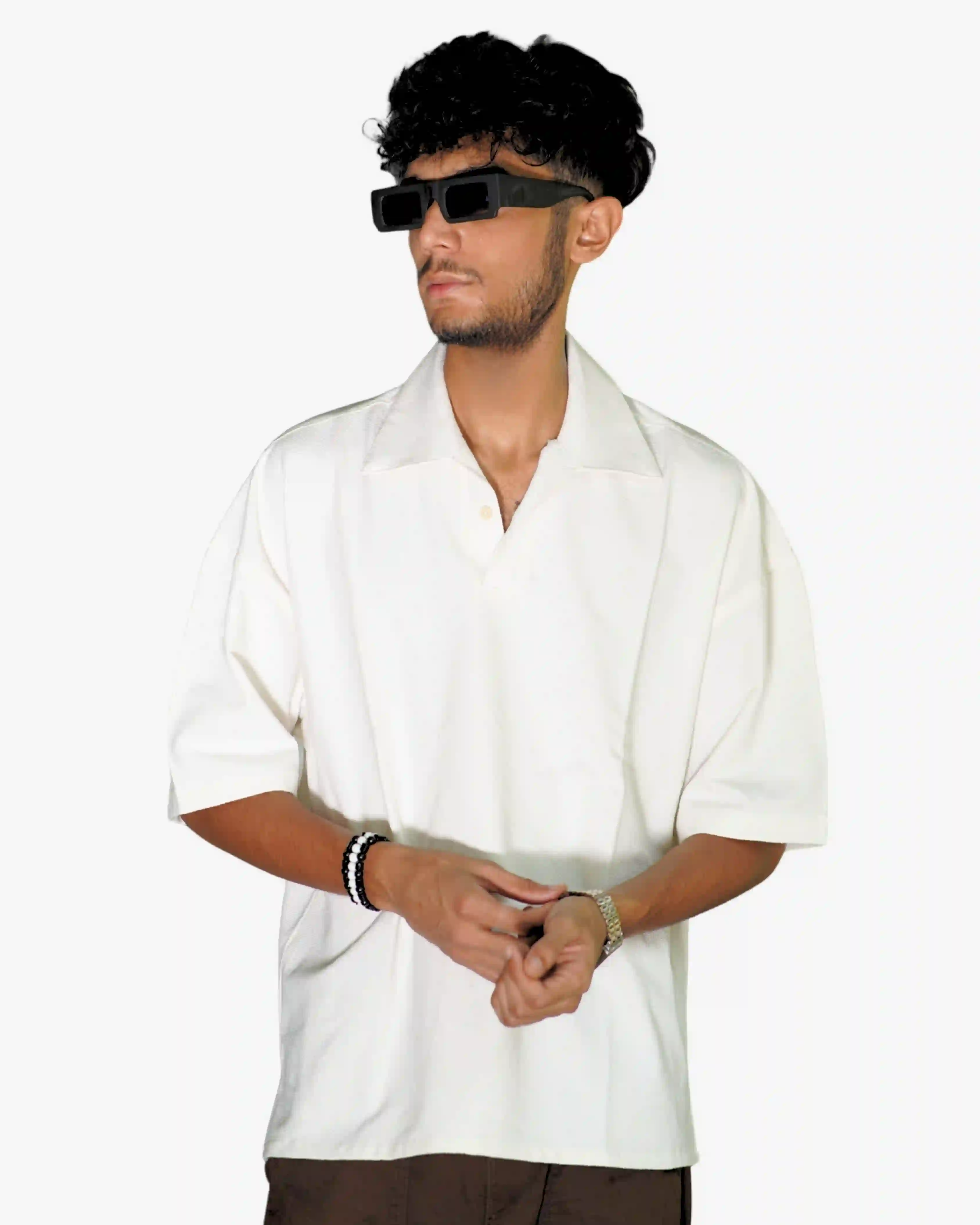drop_shoulder_shirt_froste_02.webp